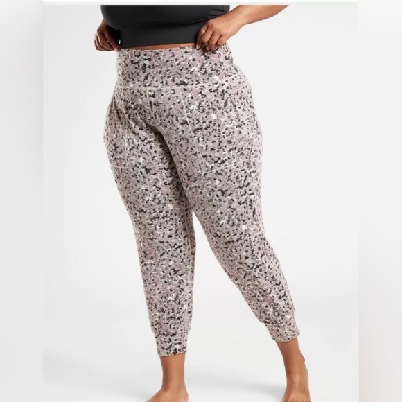 NWT Athleta Salutation Textured Jogger Plus Size 1X Meadow Chocolate - Picture 1 of 11